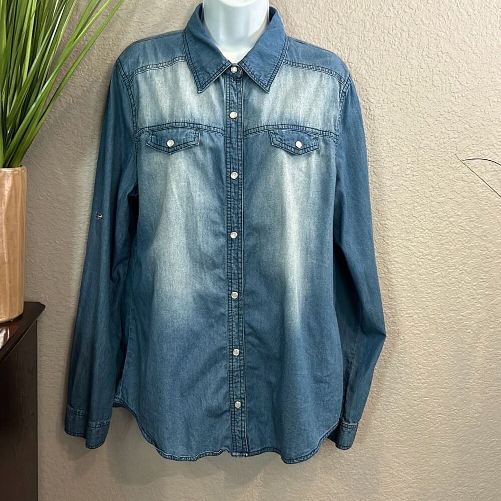 #488 Audrey Ann long sleeve chambray with snap closures size 13/14